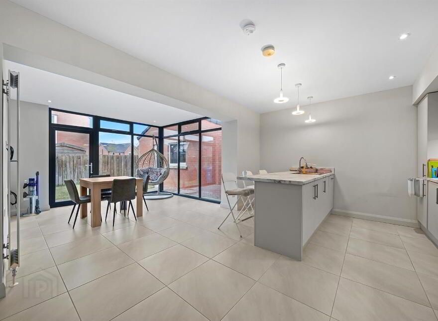 14 High Trees Crescent, Donaghadee, BT21 0GT