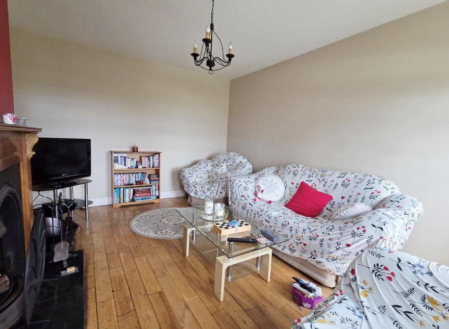 8 Churchfields, Shrule, H91P8C2
