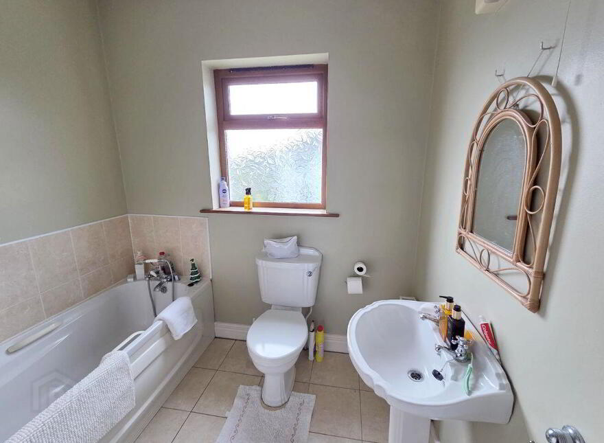 8 Churchfields, Shrule, H91P8C2