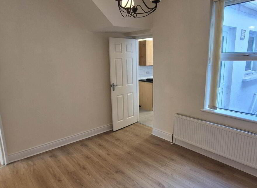 8 Maybrook Terrace, Buncrana Road, Derry, BT48 7QW