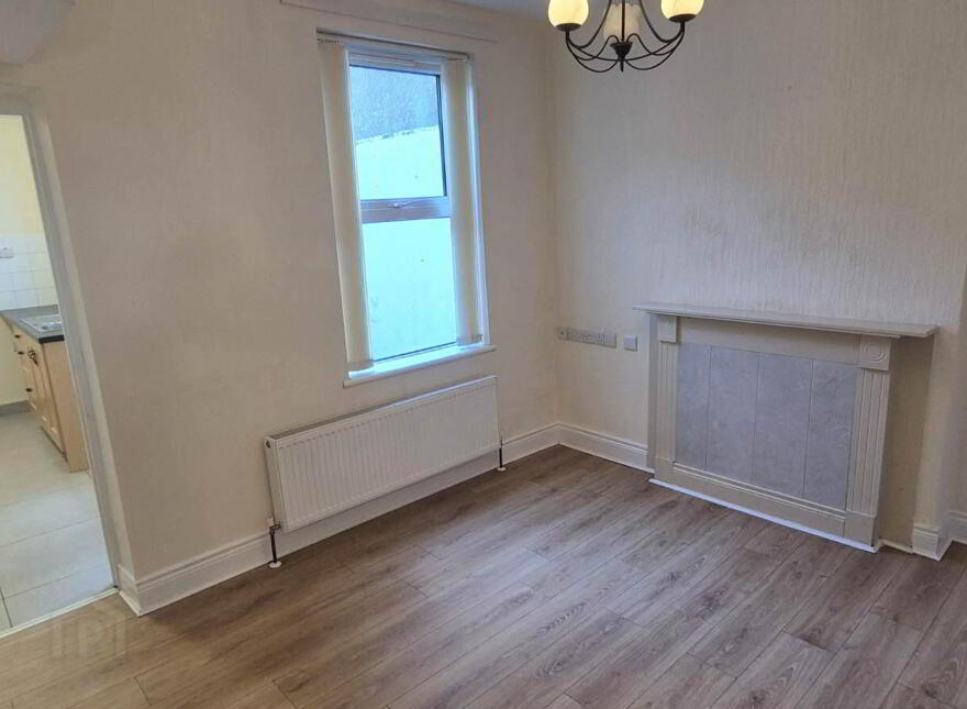 8 Maybrook Terrace, Buncrana Road, Derry, BT48 7QW