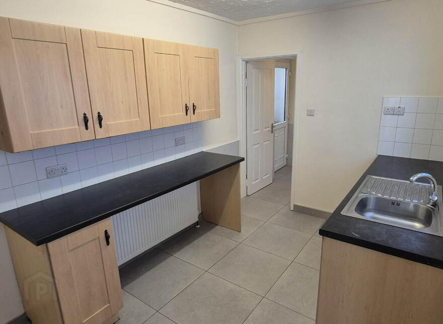 8 Maybrook Terrace, Buncrana Road, Derry, BT48 7QW