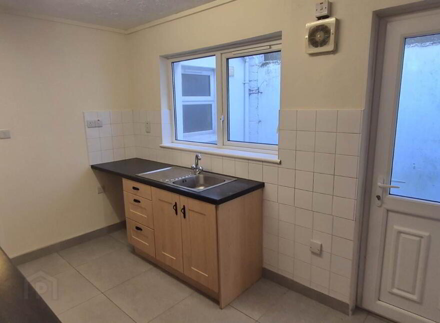 8 Maybrook Terrace, Buncrana Road, Derry, BT48 7QW