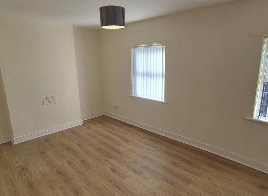 8 Maybrook Terrace, Buncrana Road, Derry, BT48 7QW