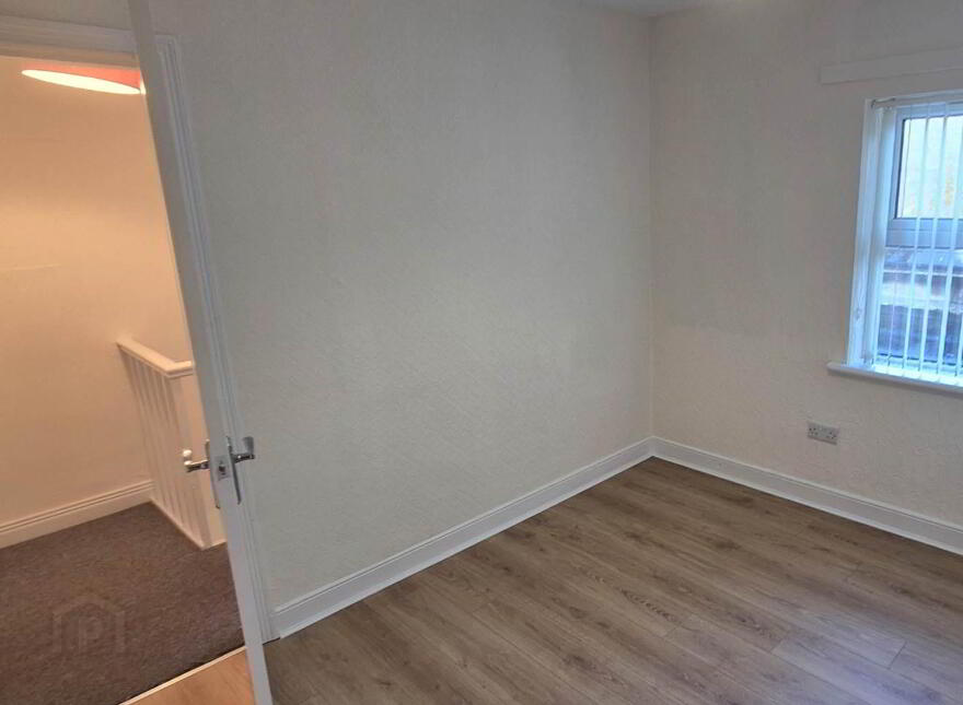 8 Maybrook Terrace, Buncrana Road, Derry, BT48 7QW