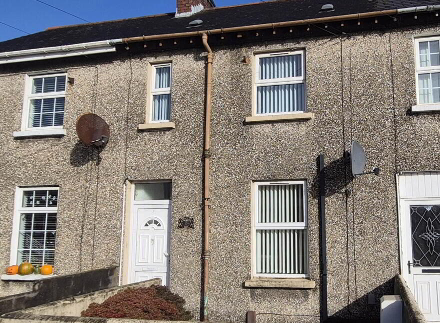 8 Maybrook Terrace, Buncrana Road, Derry, BT48 7QW