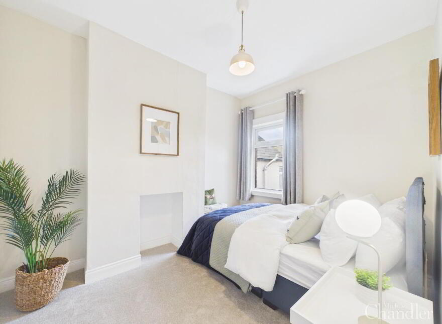 81 Deramore Avenue, Belfast, BT7 3ES