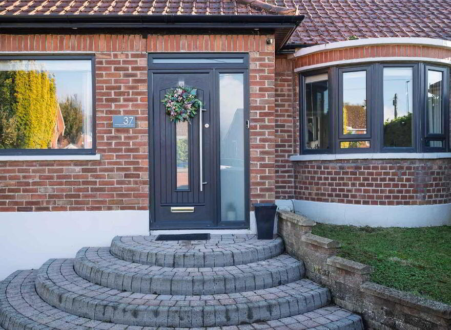 37 Ballyregan Road, Dundonald, Belfast, BT16 1HZ