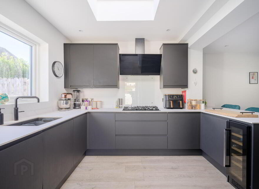 37 Ballyregan Road, Dundonald, Belfast, BT16 1HZ