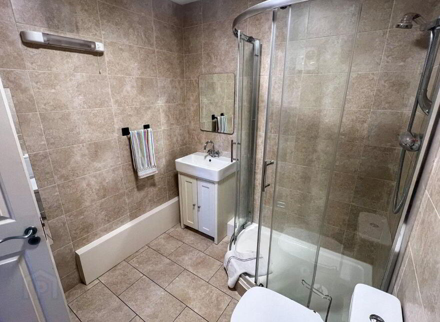 8 University Halls, Newcastle Road, Newcastle, Newcastle, H91R803
