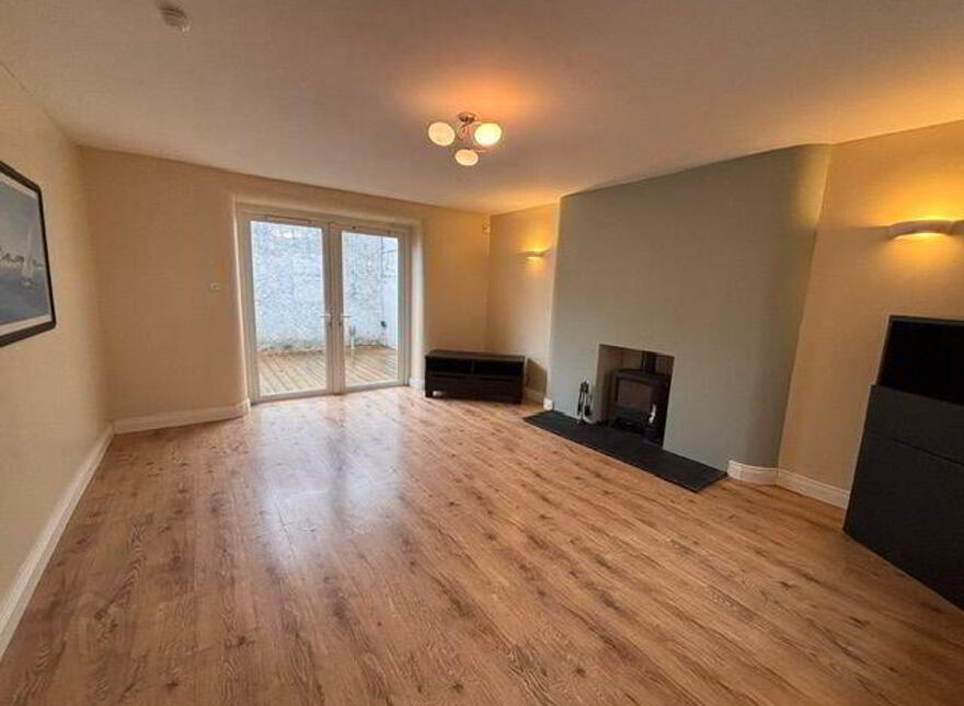 18 Mary Street, Warrenpoint, BT34 3NT