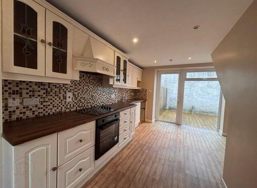 18 Mary Street, Warrenpoint, BT34 3NT