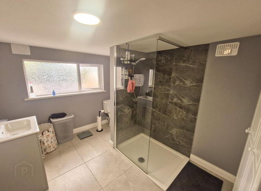 New Street, Abbeyfeale, V94E4C8