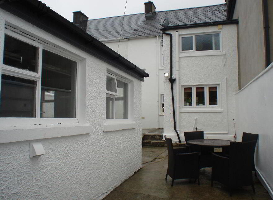 New Street, Abbeyfeale, V94E4C8