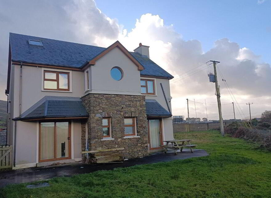 12 Marina Walk, Cahersiveen, V23YY50