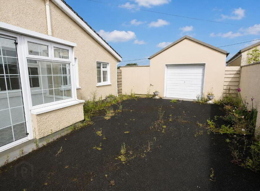 Bloomswood, 18 Hazelgrove, Ruan, Barefield, V95EEW9
