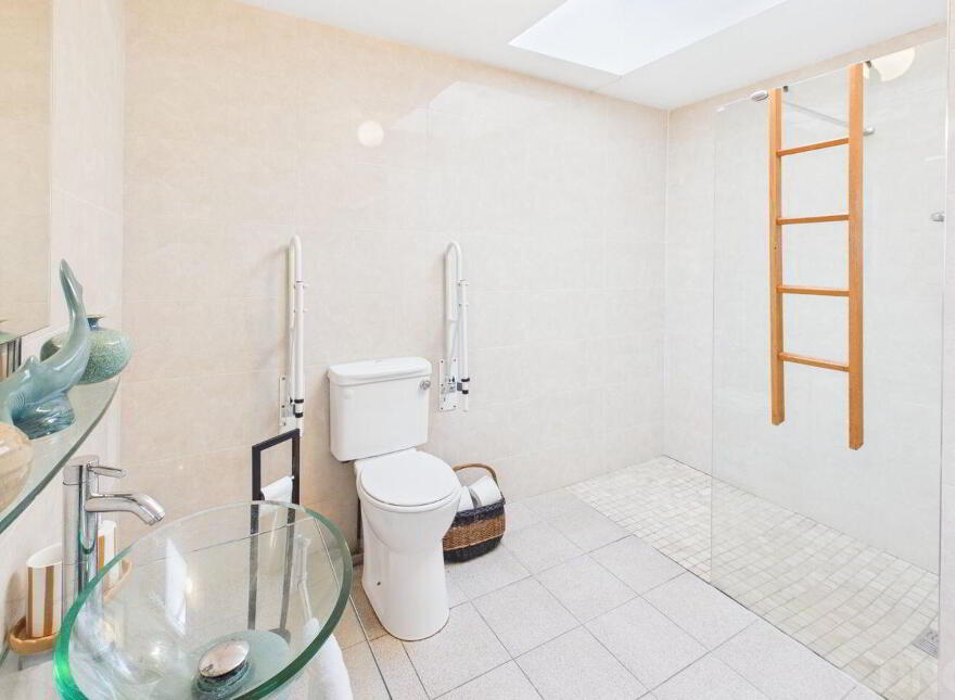 Abramis, 11 Whitehall, Tullamore, R35XK07