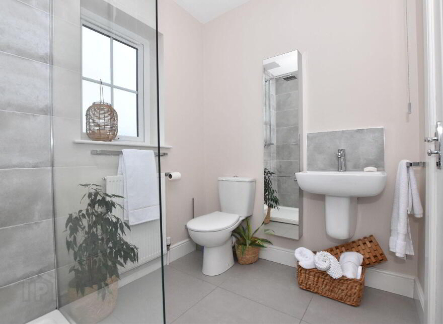 24 Sir Richard Wallace Road, Lisburn, BT28 3ZH