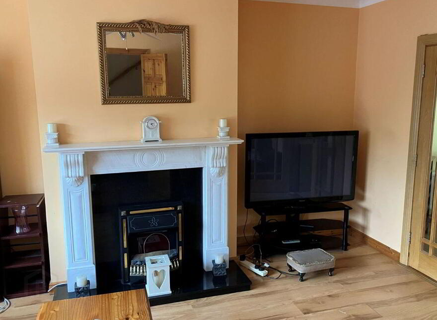 8 Cois Na Habhainn, Abbeyknockmoy, H54WE02