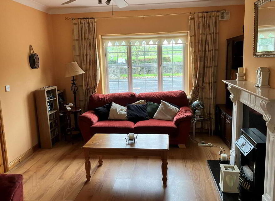 8 Cois Na Habhainn, Abbeyknockmoy, H54WE02