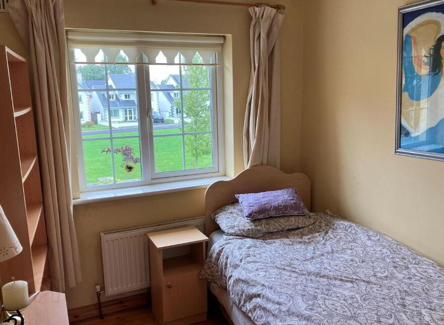 8 Cois Na Habhainn, Abbeyknockmoy, H54WE02