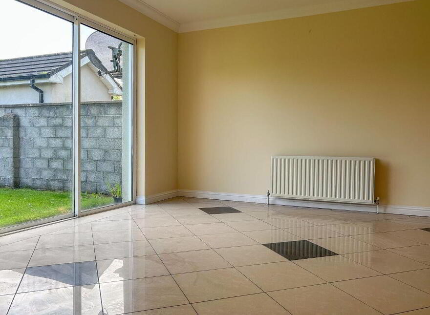 204 Palace Fields, Tuam, H54W240
