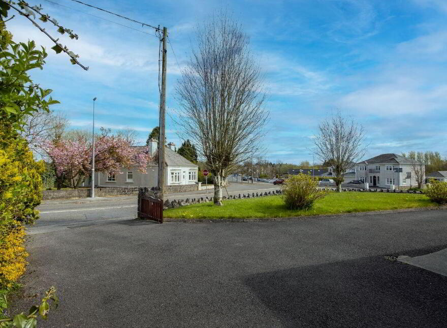 Mayfield, Claremorris, F12RT68
