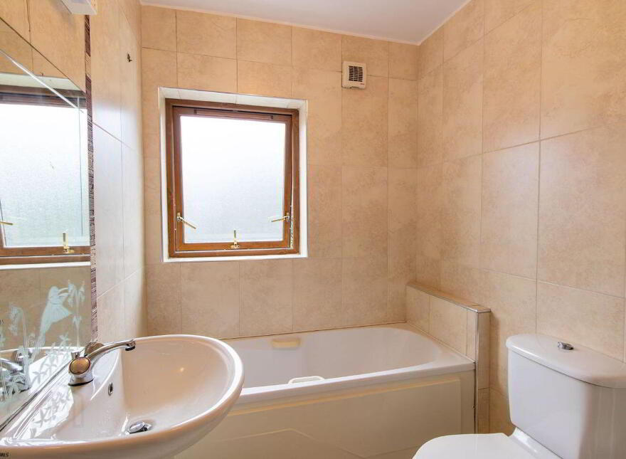 32 Dunbeag, Newport Road, Castlebar, F23WA21