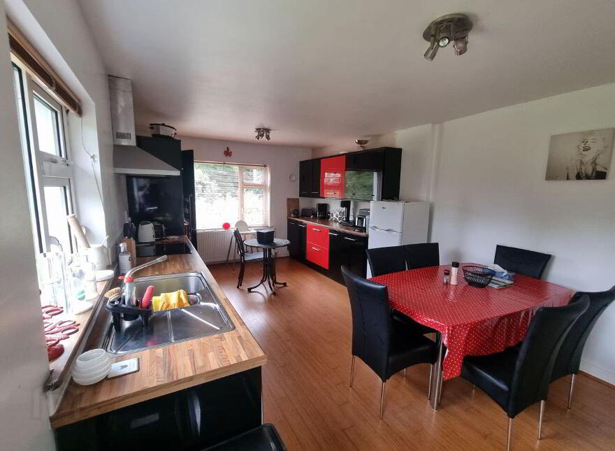 Reenavaude, Beara, Beara, P75VY40