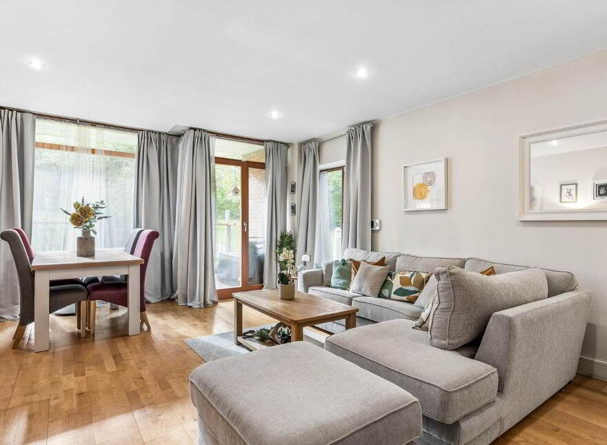 Apartment 1 Kingston Hall, Harold`s Grange Road, Ticknock, D18VP64