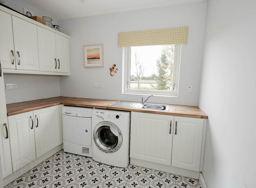 64 Inishmore Road, Lisbellaw, Enniskillen, BT94 5NH