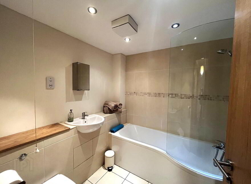 14 Peninsula Apartments, Portrush, BT56 8AB