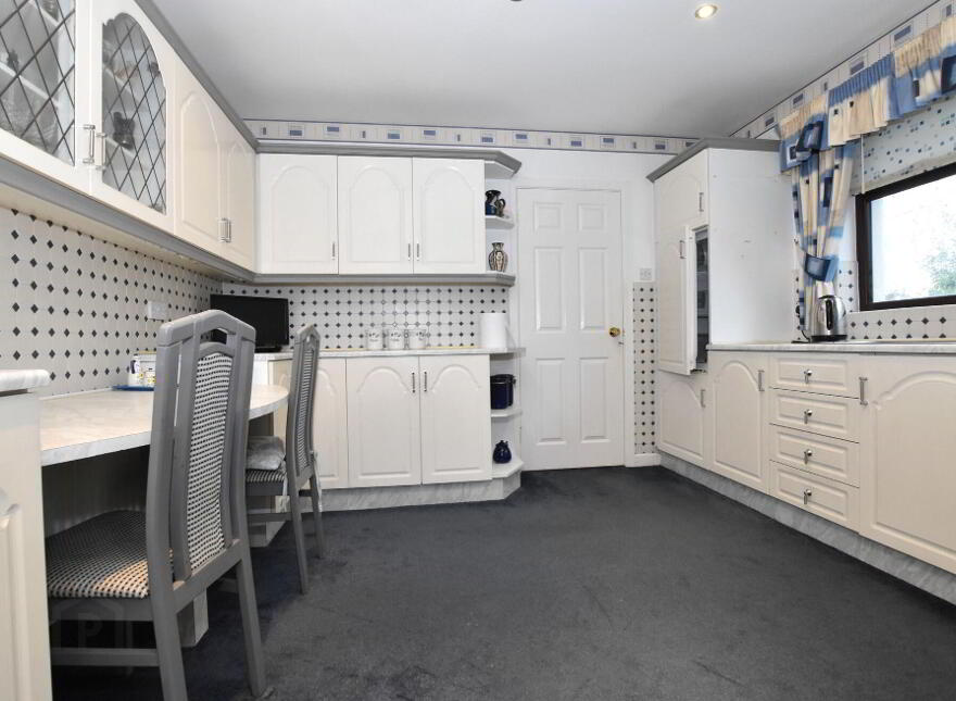 17 Oldfort Gardens, Moira, BT67 0QB