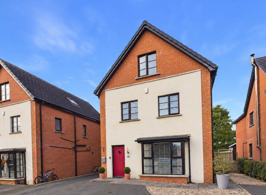 18 Highgrove Green, Carrickfergus, BT38 9UB