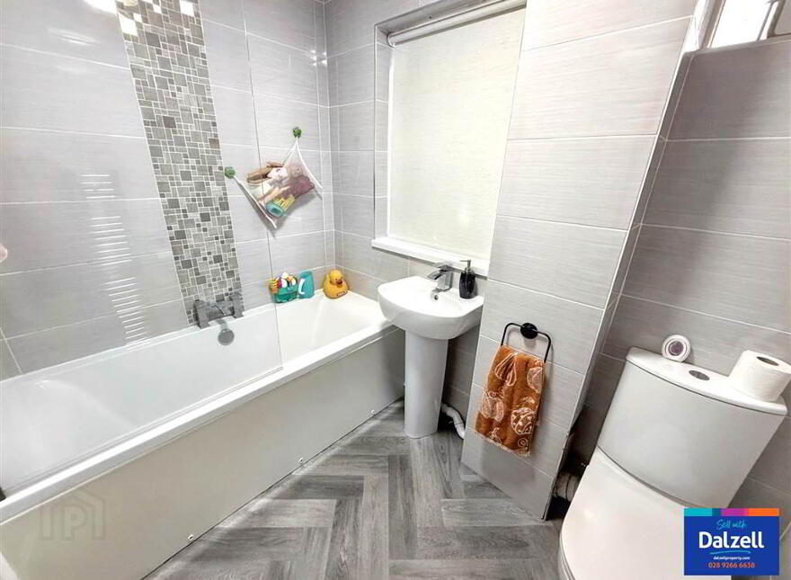 4 Gortmore Park, Lisburn, BT28 2BW