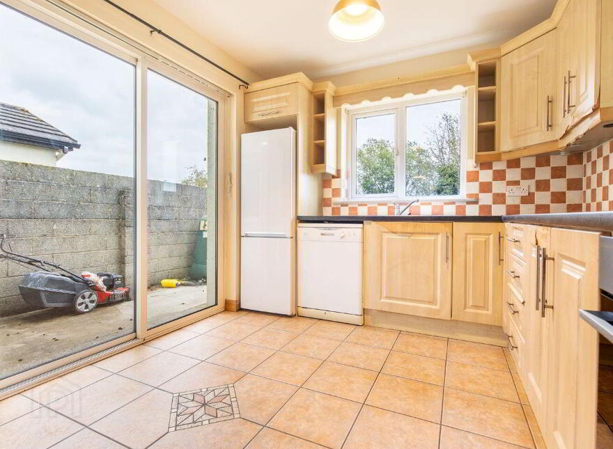 24 Rathcluain Village, Kiltimagh, F12F856