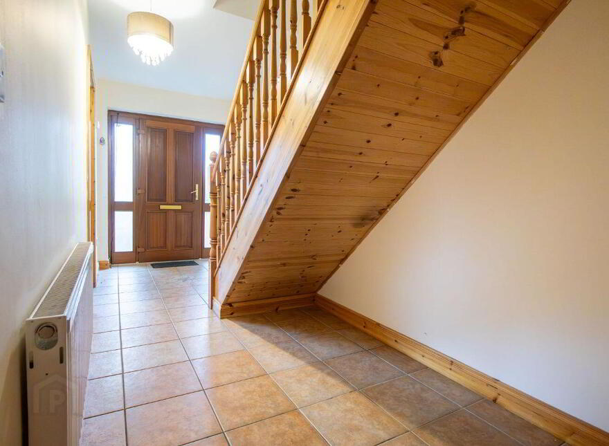 24 Rathcluain Village, Kiltimagh, F12F856