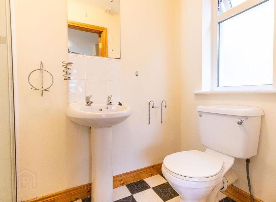 24 Rathcluain Village, Kiltimagh, F12F856