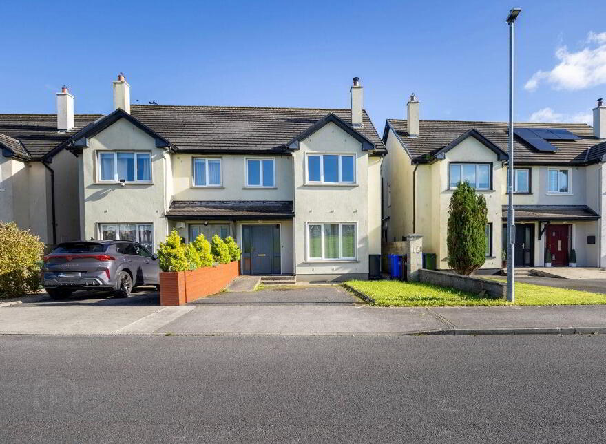 24 Rathcluain Village, Kiltimagh, F12F856