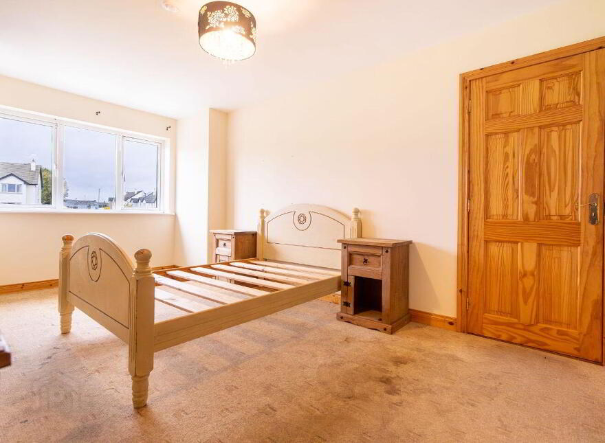 24 Rathcluain Village, Kiltimagh, F12F856