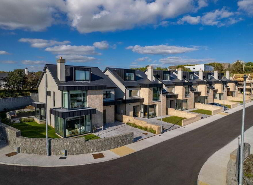 2 Watersland, Kinsale, P17WE28 photo