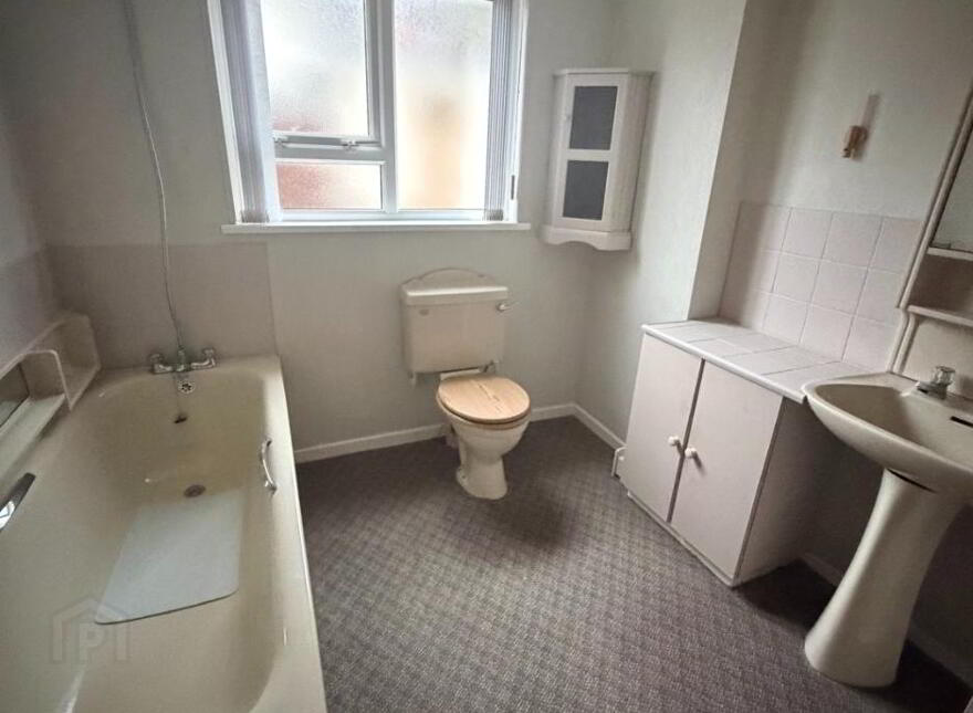 13 Meadow Park, Strabane, BT82 9QE