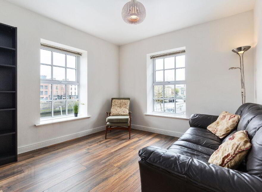 28 Ha'Penny Bridge House, Ormond Quay Lower, Dublin 1, D01WF24