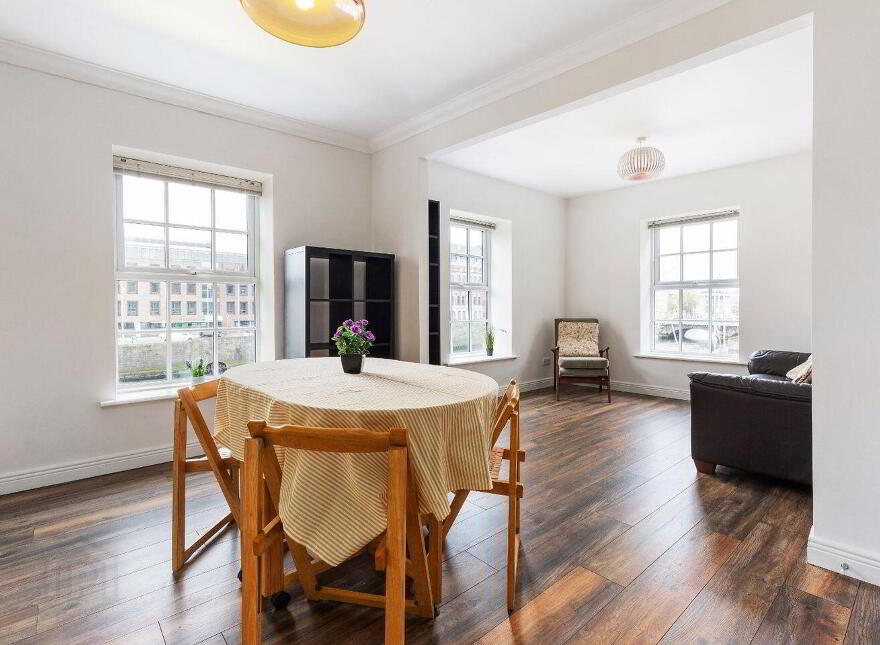 28 Ha'Penny Bridge House, Ormond Quay Lower, Dublin 1, D01WF24