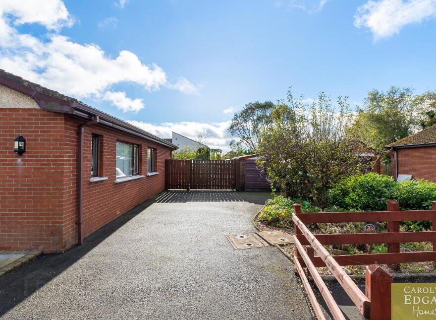 8 Shane Heights, Carrickfergus, BT38 8NY