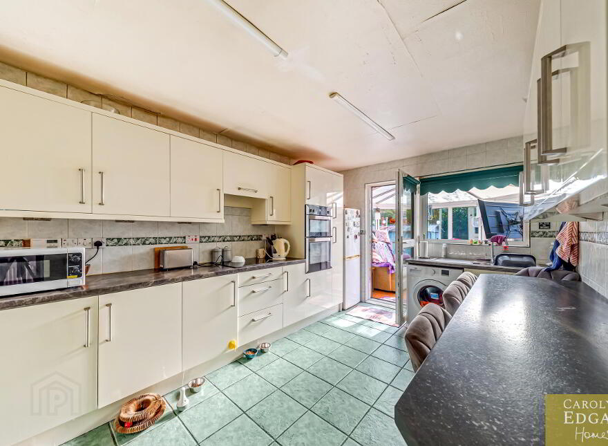 8 Shane Heights, Carrickfergus, BT38 8NY