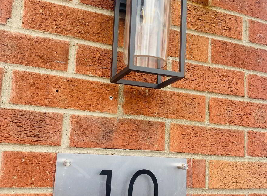 10 Tara Crescent, Newtwonards, BT23 7DF