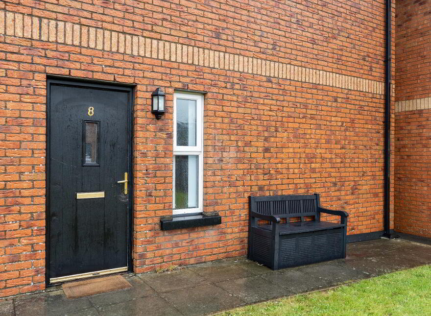 8 Balmoral Square, Bangor, BT19 7XL
