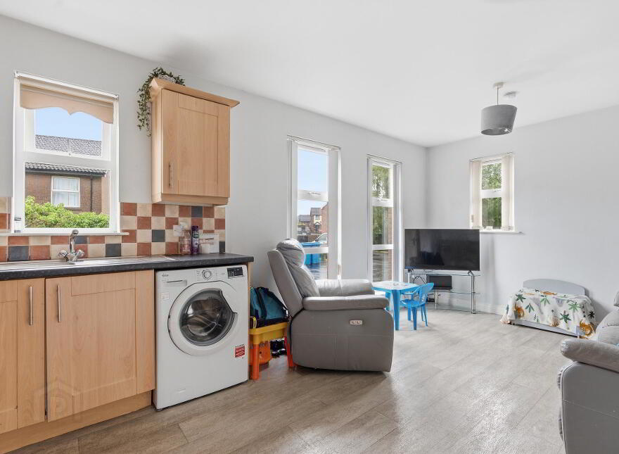 8 Balmoral Square, Bangor, BT19 7XL