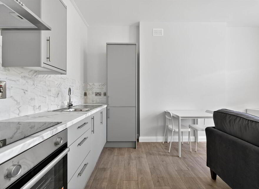 Apt 2, 56 Myrtlefield Park, Belfast, BT9 6NG
